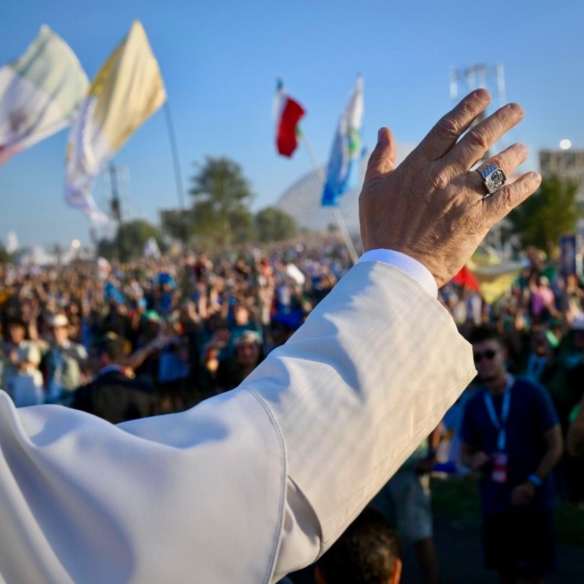 How to support the Holy Father